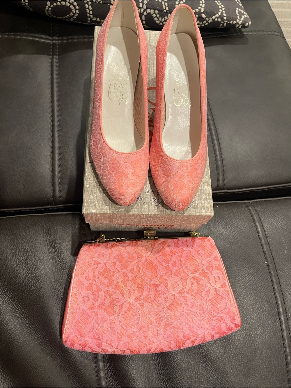 Coral Lace Pumpsβ with Matching Clutch Vintage